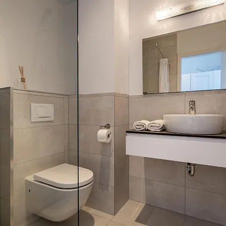 Luxurious Home In Gamboci