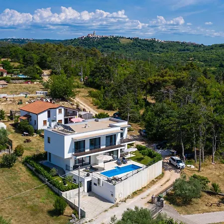 4 Bedroom Awesome In * Gambozzi