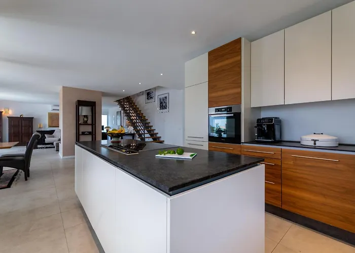 Vakantiehuis 4 Bedroom Awesome In *