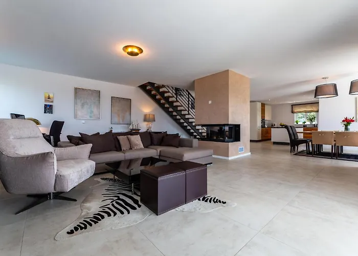 4 Bedroom Awesome In * Gambozzi