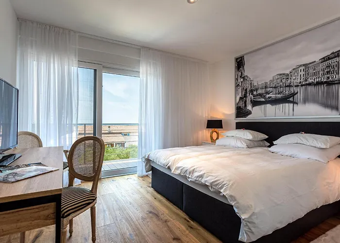 4 Bedroom Awesome In Vakantiehuis