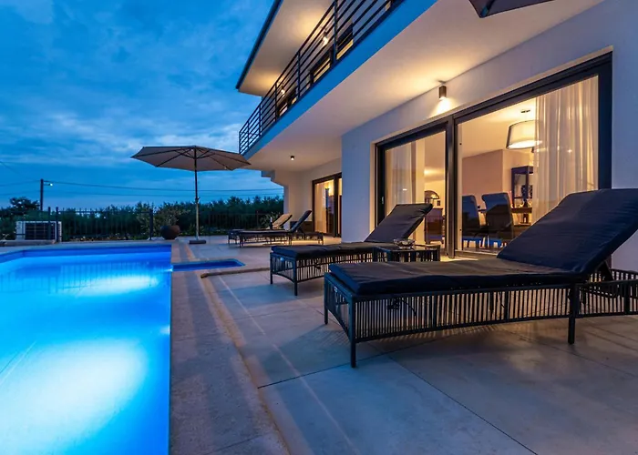 Vakantiehuis 4 Bedroom Awesome In Gambozzi