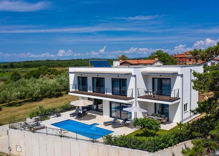 4 Bedroom Awesome In Vakantiehuis *