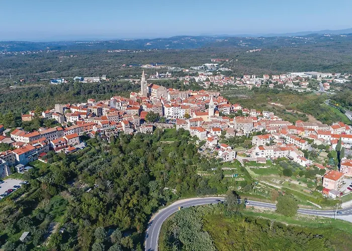 4 Bedroom Awesome In Vakantiehuis Gambozzi